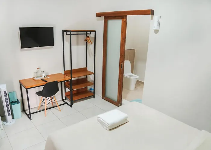 Maison d'hôtes Greek House: W/desk + Shared Pool&kitchen /3 Canggu